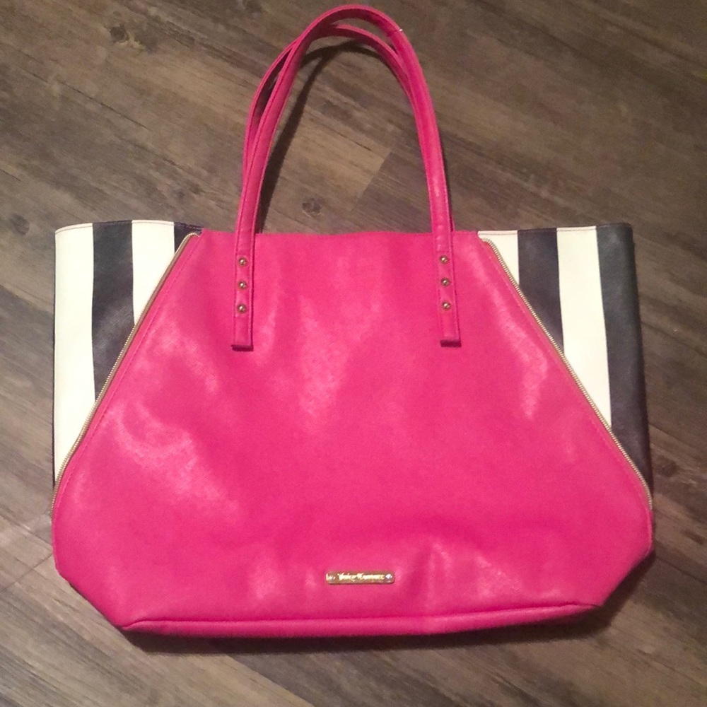 Ladies hand bag
